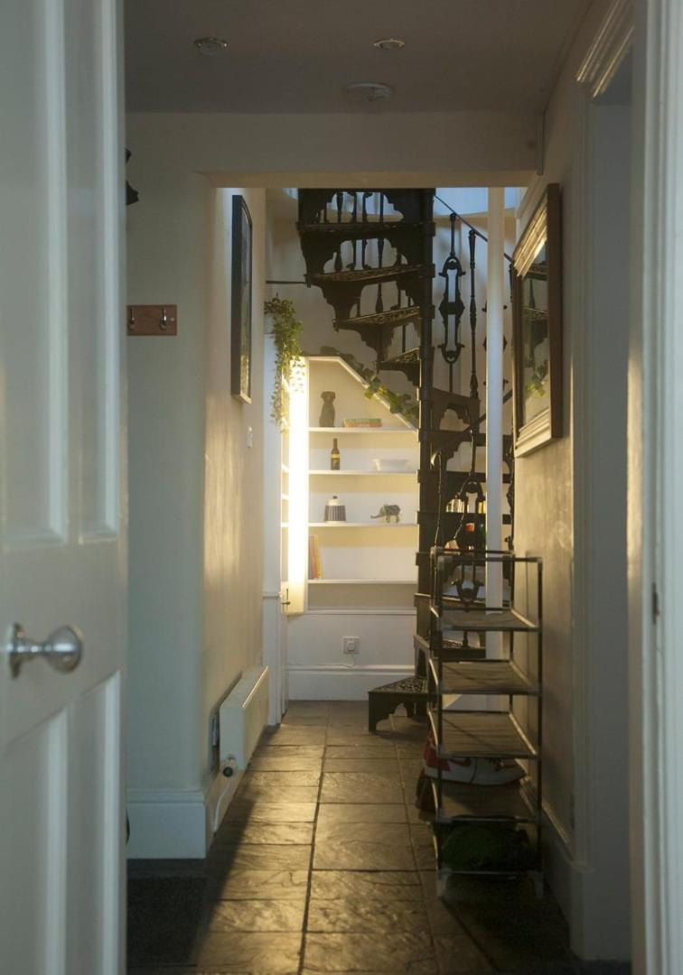Appartamento Guestready - Charming Flat In West End Edimburgo Esterno foto